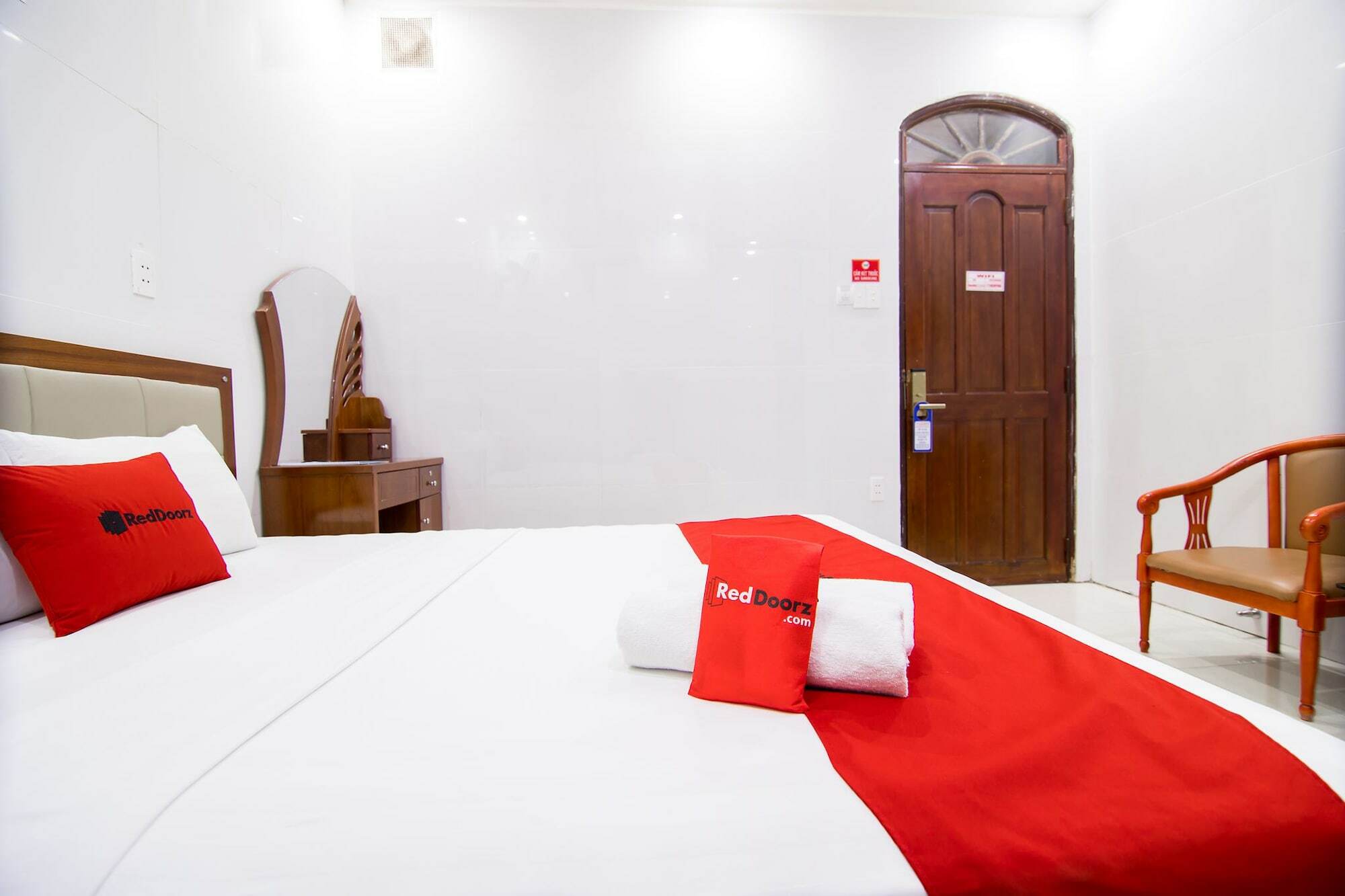 Reddoorz Plus @ Pham Ngu Lao 2 Ho Chi Minh City Exterior photo